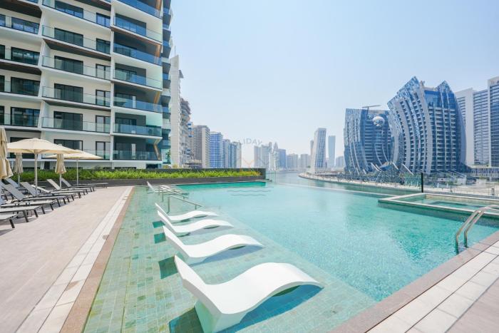 stylish retreat in business bay