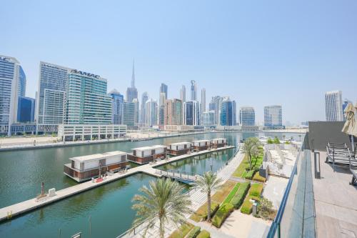 stylish retreat in business bay