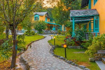 tree of life birdsong chalets