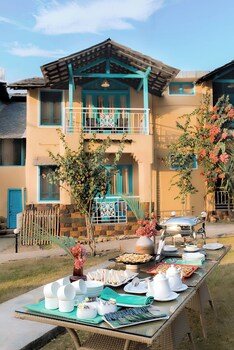 tree of life birdsong chalets