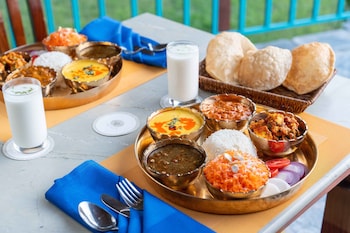 tree of life birdsong chalets