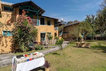 tree of life birdsong chalets