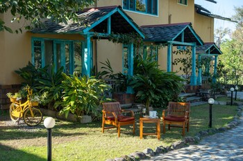 tree of life birdsong chalets