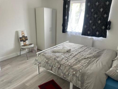 Rahal Edgware,,2 star