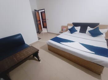 Hotel New Blue Sapphire Katra,Railway Road,2 star