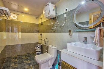 Regal Retreat,,2 star