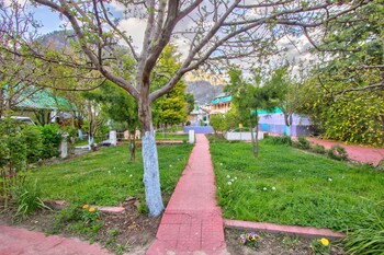 Regal Retreat,,2 star