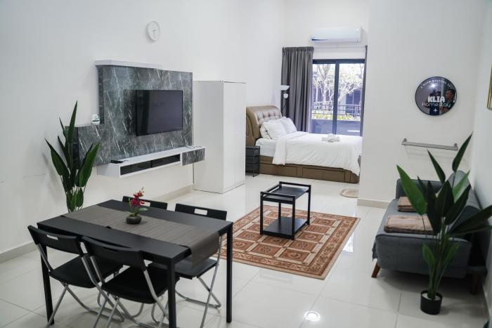 klia airport homestay