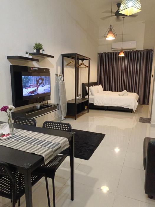 klia airport homestay