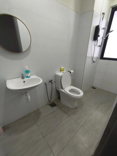 klia airport homestay