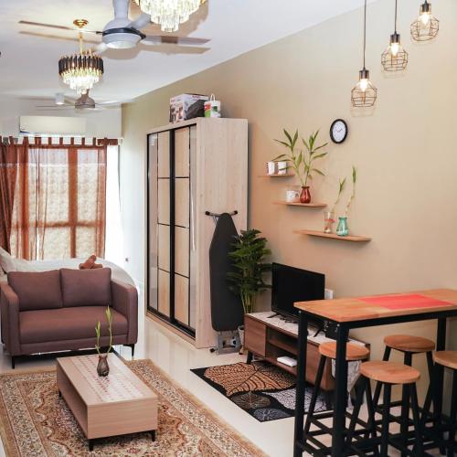 klia airport homestay