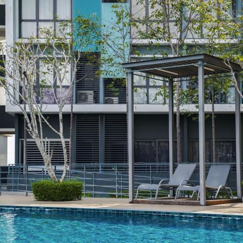 klia airport homestay