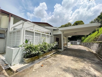 Bukit Tunku Grande Villa By Ubook,,4 star