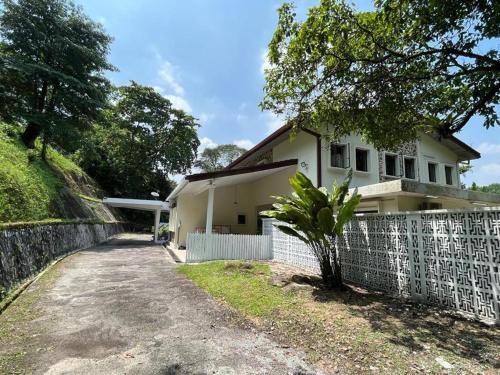 bukit tunku grande villa by ubook
