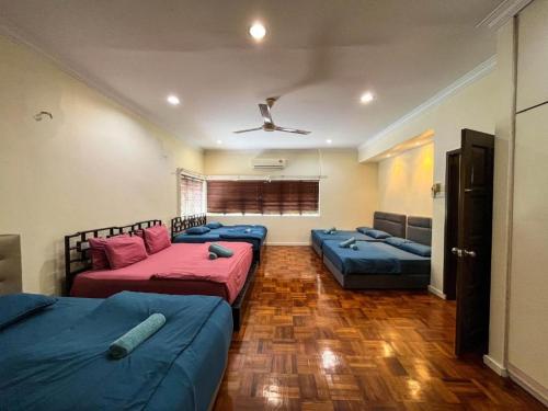 bukit tunku grande villa by ubook