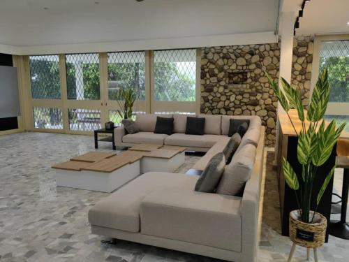 bukit tunku grande villa by ubook