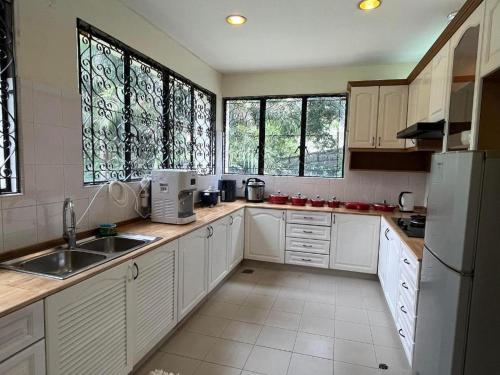 bukit tunku grande villa by ubook