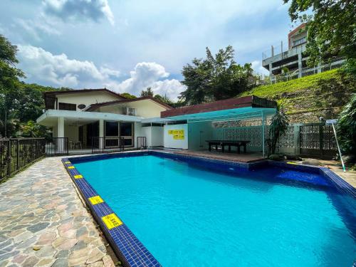 bukit tunku grande villa by ubook