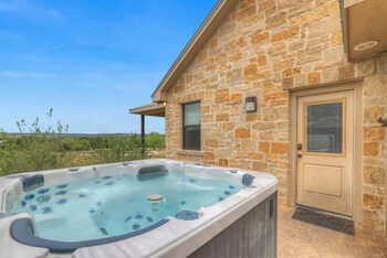 West End Lodge Resort Style Pool!,2037 W Us Hwy 290,3 star