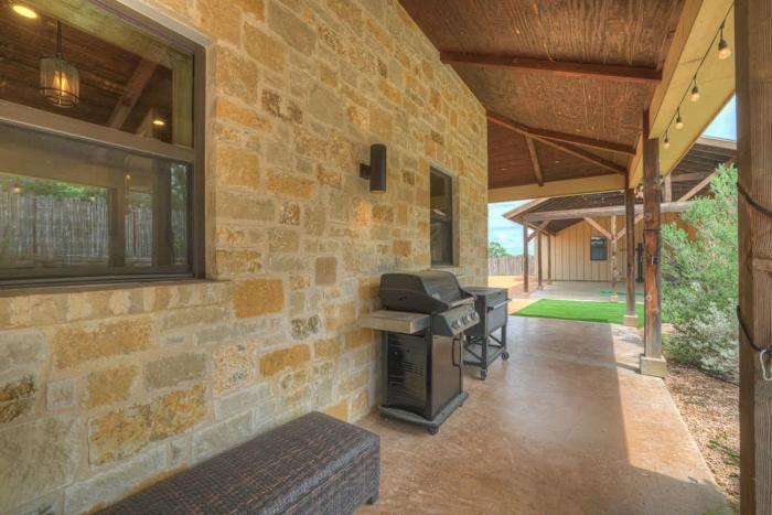 west end lodge resort style pool