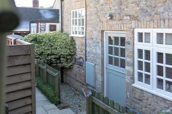 jasmine cottage 2bd in heart of bourton