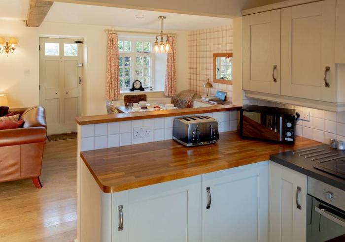 jasmine cottage 2bd in heart of bourton