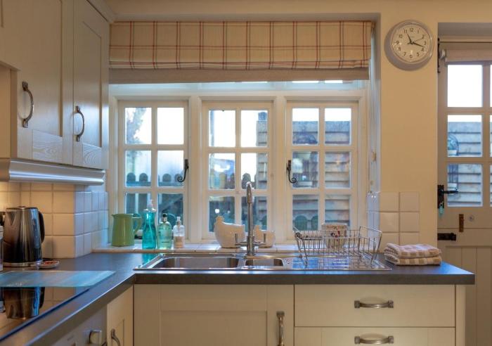 jasmine cottage 2bd in heart of bourton
