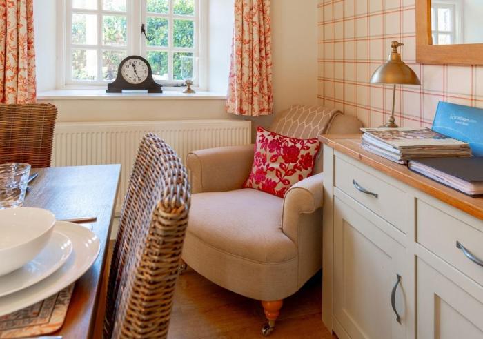jasmine cottage 2bd in heart of bourton