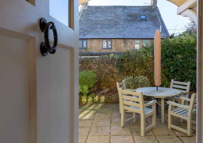 jasmine cottage 2bd in heart of bourton