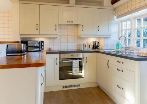 jasmine cottage 2bd in heart of bourton
