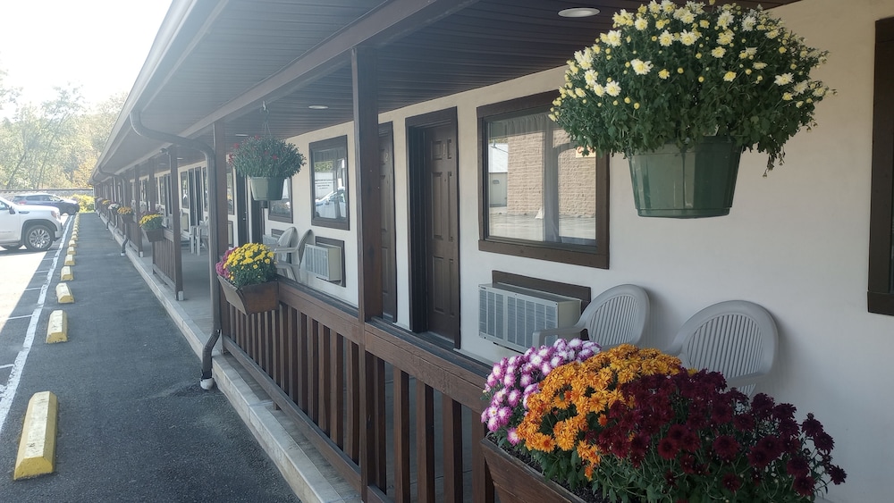 upper delaware inn