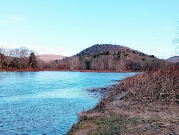 Upper Delaware Inn,,3 star
