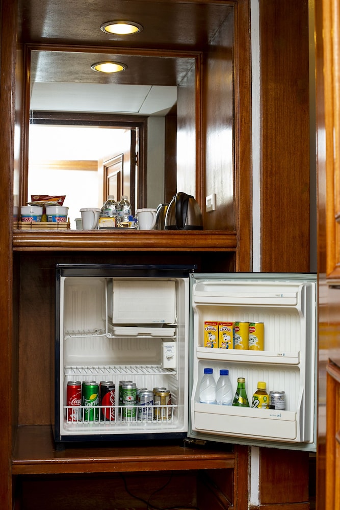 holiday inn and suites manila galleria by ihg