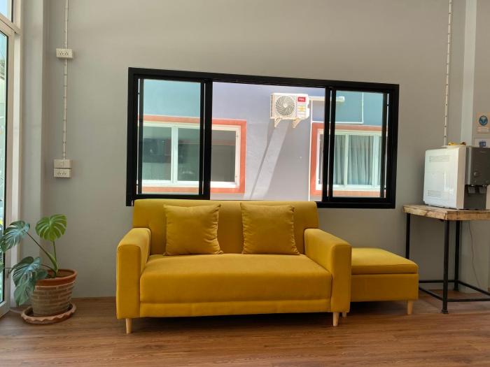 boom hostel khao sok