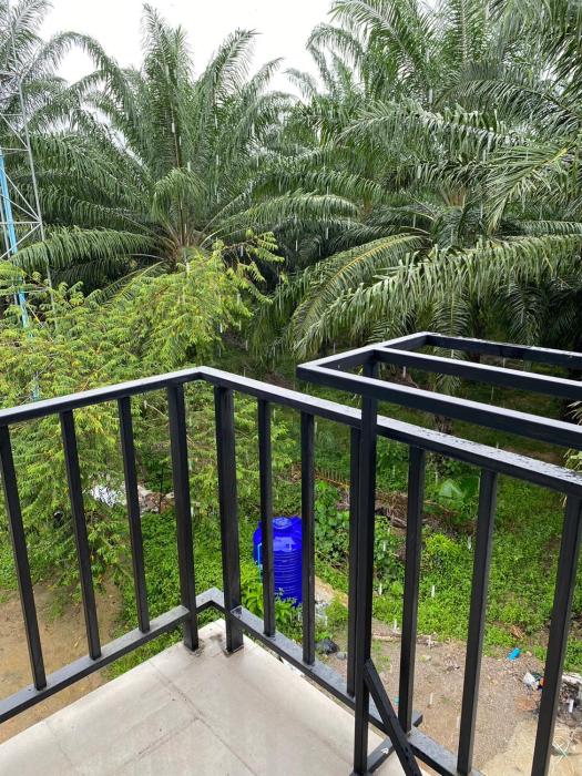 boom hostel khao sok