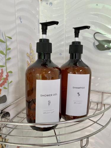 boom hostel khao sok