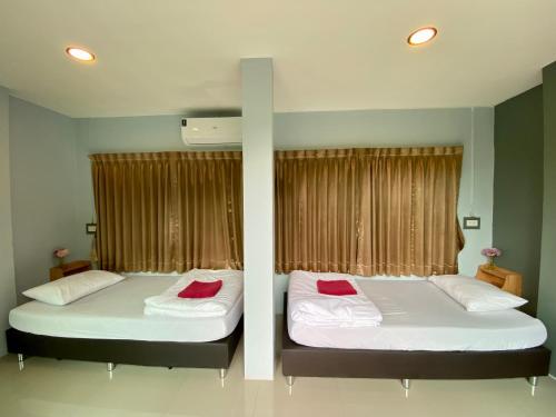 boom hostel khao sok