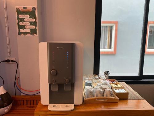 boom hostel khao sok