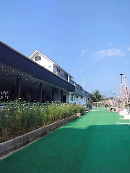 coconut garden garden cafe