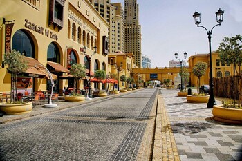 happy season i amwaj apartment