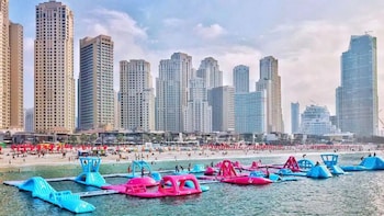 happy season i amwaj apartment