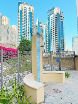 happy season i amwaj apartment