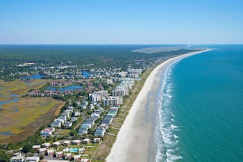 litchfield beach and golf resort