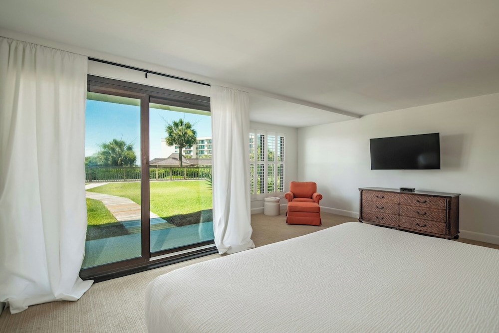 litchfield beach and golf resort