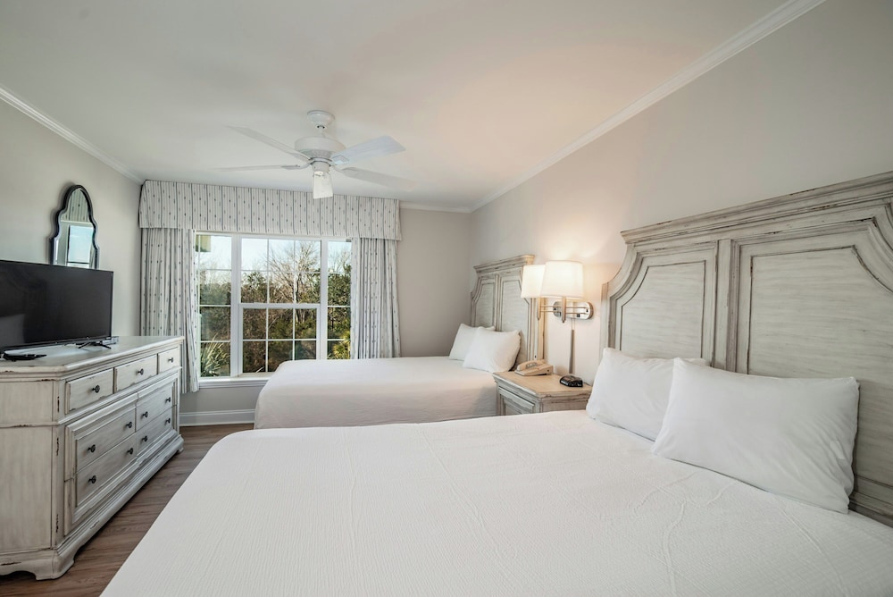 litchfield beach and golf resort