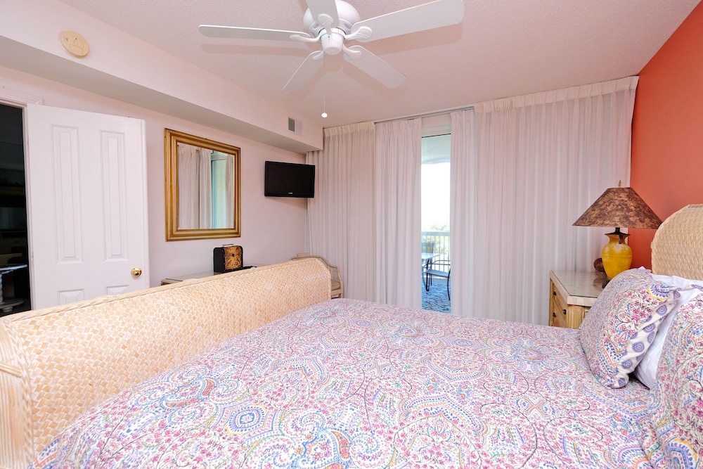 litchfield beach and golf resort