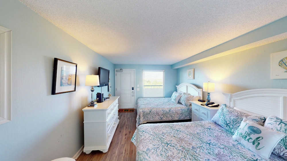litchfield beach and golf resort