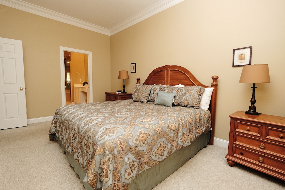 litchfield beach and golf resort