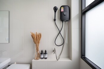 gina poolvilla89 pattaya bangsaray beach