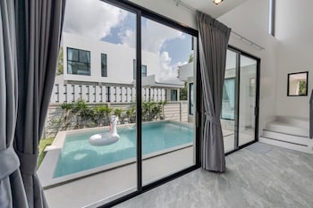 gina poolvilla89 pattaya bangsaray beach